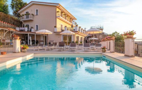 Nice Home In Laureana Cilento With Kitchen